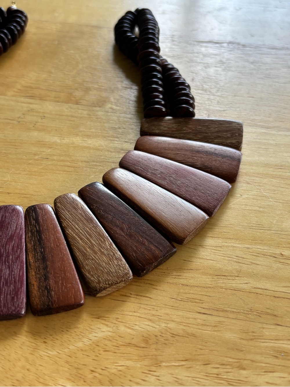 Vintage 1970’s Wooden Statement Necklace in Brown and Tan- choker - Picture 11 of 13
